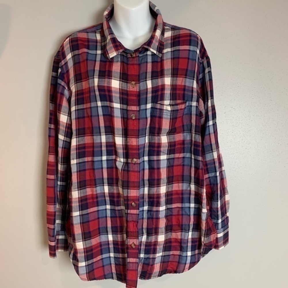 American Eagle Outfitters Red Navy White Plaid Button-Down Shirt